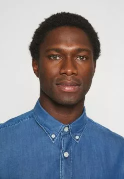 Selected Homme SLHREGSTANLEY SHIRT - Chemise - Medium Blue Denim -Selected Homme Soldes Boutique 01e960b03acb4ddf81eda83e89ffdbc7