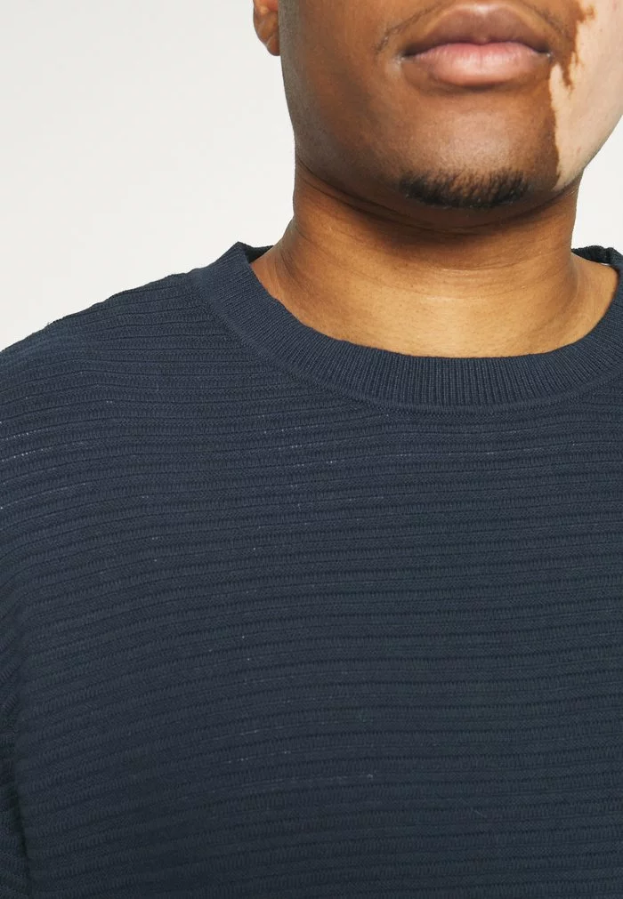 Selected Homme SLHMASEI CREW NECK - Pullover - Dress Blues 5 Selected Homme SLHMASEI CREW NECK - Pullover - Dress Blues – Image 5