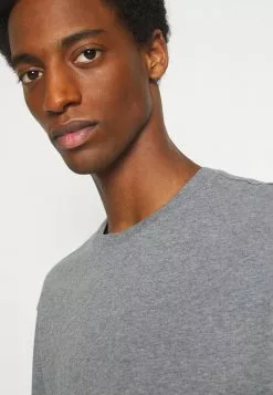 Selected Homme SLHLOOSEGILMAN O NECK TEE - T-shirt Basique - Medium Grey Melange -Selected Homme Soldes Boutique 02f0ed2e977849709e45d3ac85481453