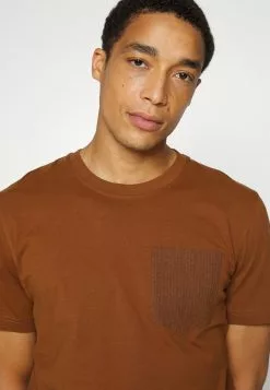 Selected Homme SLHNALE ONECK TEE - T-shirt Imprimé - Emperador 9 Selected Homme SLHNALE ONECK TEE - T-shirt Imprimé - Emperador -Selected Homme Soldes Boutique 0326973cce944b22981cf513e390990e