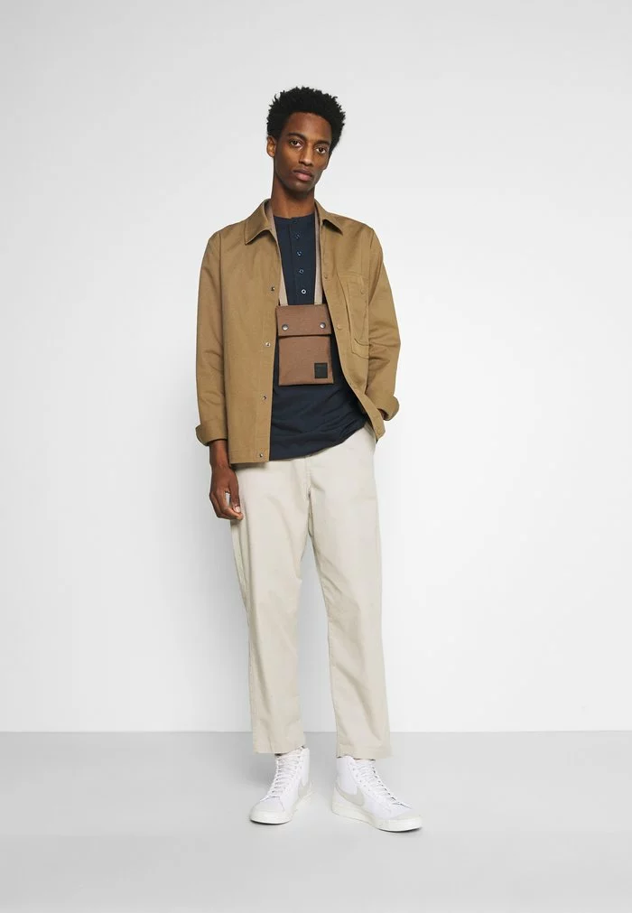 Selected Homme SLHRELAXVISTA - T-shirt Imprimé - Sky Captain 2 Selected Homme SLHRELAXVISTA - T-shirt Imprimé - Sky Captain – Image 2