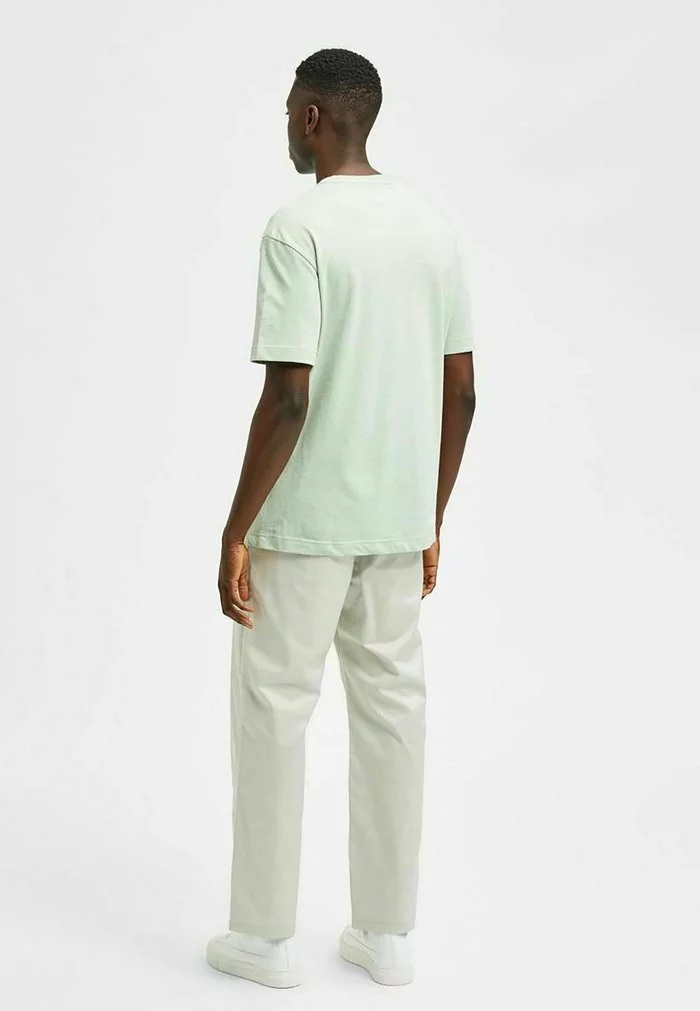 Selected Homme T-shirt Basique - Desert Sage 4 Selected Homme T-shirt Basique - Desert Sage – Image 4