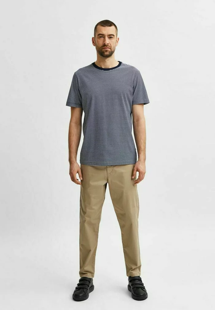 Selected Homme T-shirt Imprimé - Navy Blazer 2 Selected Homme T-shirt Imprimé - Navy Blazer – Image 2