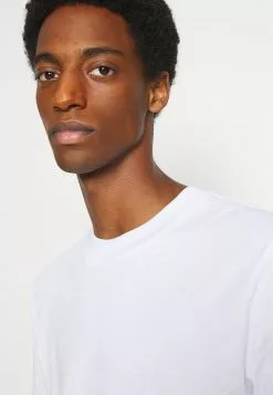 Selected Homme SLHRELAXCOLMAN O NECK - T-shirt Basique - Bright White 13 Selected Homme SLHRELAXCOLMAN O NECK - T-shirt Basique - Bright White -Selected Homme Soldes Boutique 0f4e167189f74b2a82926369a481fdc3