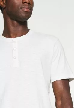 Selected Homme SLHDUKE SPLIT NECK TEE - T-shirt Basique - Egret -Selected Homme Soldes Boutique 127a748044984a289bb6f95c750e00a2