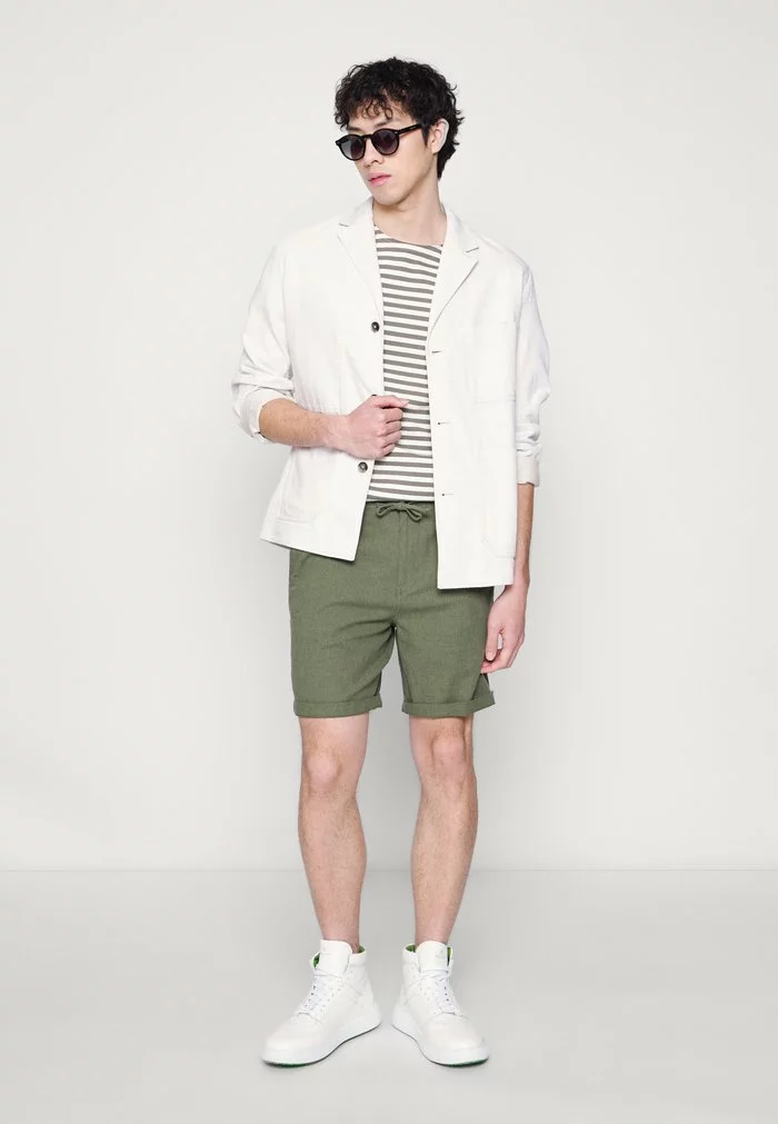 Selected Homme SLHCOMFORT NEWTON - Short - Olivine 6 Selected Homme SLHCOMFORT NEWTON - Short - Olivine – Image 6