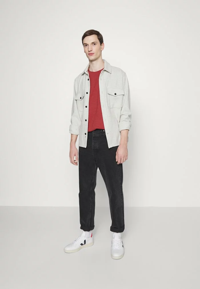 Selected Homme SLHMORGAN O NECK TEE - T-shirt Basique - Cowhide 2 Selected Homme SLHMORGAN O NECK TEE - T-shirt Basique - Cowhide – Image 2