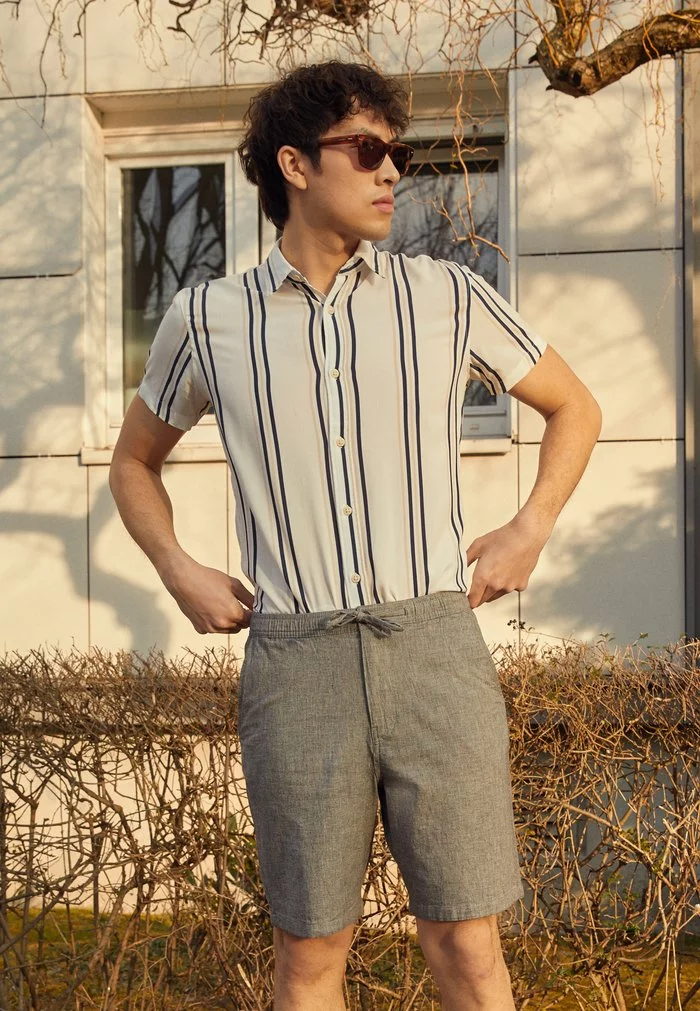 Selected Homme SLHCOMFORT NEWTON - Short - Black/oatmeal 6 Selected Homme SLHCOMFORT NEWTON - Short - Black/oatmeal – Image 6