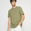 Selected Homme SLHRELAXHERB O NECK TEE - T-shirt Basique - Aloe