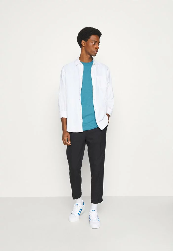 Selected Homme SLHRELAXCOLMAN O NECK - T-shirt Basique - Bluejay 2 Selected Homme SLHRELAXCOLMAN O NECK - T-shirt Basique - Bluejay – Image 2