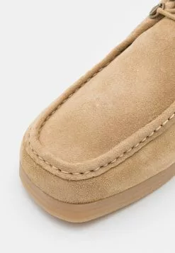 Selected Homme SLHCHRISTOPHER WALLABEE - Chaussures à Lacets - Sand 11 Selected Homme SLHCHRISTOPHER WALLABEE - Chaussures à Lacets - Sand -Selected Homme Soldes Boutique 191c067dad9c42a293c6b7d5d2f18371