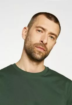 Selected Homme SLHNORMAN SS O-NECK S NOOS - T-shirt Basique - Sycamore 11 Selected Homme SLHNORMAN SS O-NECK S NOOS - T-shirt Basique - Sycamore -Selected Homme Soldes Boutique 1c2e93eaca1f4eb69f2375ff7799ec94