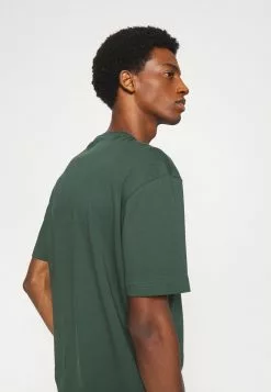 Selected Homme SLHLOOSEGILMAN O NECK TEE - T-shirt Basique - Sycamore 13 Selected Homme SLHLOOSEGILMAN O NECK TEE - T-shirt Basique - Sycamore -Selected Homme Soldes Boutique 1d5d6b5a210c422ea90a6f22cf83b5be