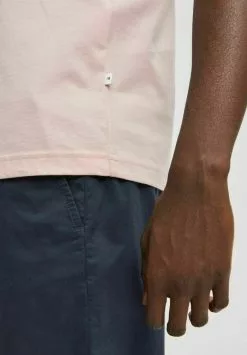 Selected Homme SLHNORMAN SS O-NECK S NOOS - T-shirt Basique - Silver Pink 8 Selected Homme SLHNORMAN SS O-NECK S NOOS - T-shirt Basique - Silver Pink -Selected Homme Soldes Boutique 1e8e3cc60574424185888051ffda9305