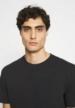 Selected Homme SLHNORMAN SS O-NECK S NOOS - T-shirt Basique - Black -Selected Homme Soldes Boutique 315094473dca48ec93a16a6986916487