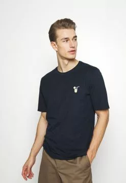 Selected Homme SLHFRESNO - T-shirt Basique - Sky Captain 9 Selected Homme SLHFRESNO - T-shirt Basique - Sky Captain -Selected Homme Soldes Boutique 34e268840ae24d4c8de45dd226eaeb81