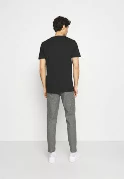 Selected Homme SLHNORMAN SS O-NECK S NOOS - T-shirt Basique - Black -Selected Homme Soldes Boutique 362399e3615744dda41f8b50a64ff703