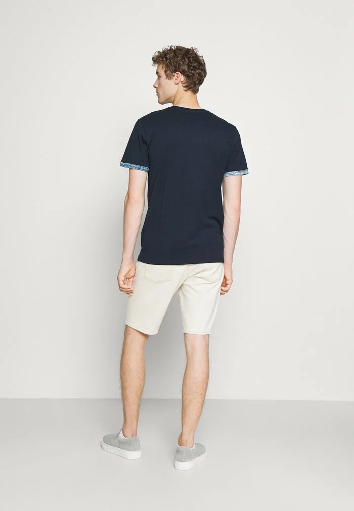 Selected Homme SLHREGADAO O NECK TEE - T-shirt Imprimé - Navy Blazer 3 Selected Homme SLHREGADAO O NECK TEE - T-shirt Imprimé - Navy Blazer – Image 3