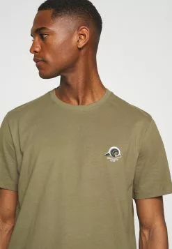 Selected Homme SLHFATE CAMP O NECK TEE - T-shirt Imprimé - Dusky Green 11 Selected Homme SLHFATE CAMP O NECK TEE - T-shirt Imprimé - Dusky Green -Selected Homme Soldes Boutique 39a84739f9c34d639d5783abb6bda732