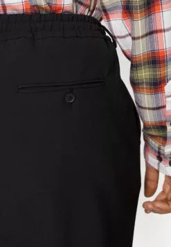 Selected Homme SLHTAPE JUSTIN CROP PANT - Pantalon Classique - Black -Selected Homme Soldes Boutique 3aa39a2c47f34860a7890df71b18f2f6