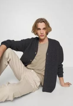 Selected Homme SLHMORGAN O NECK TEE - T-shirt Basique - Chinchilla -Selected Homme Soldes Boutique 3ac4a2cbfaab40db91fe9ac0a586f657