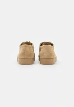Selected Homme SLHCHRISTOPHER WALLABEE - Chaussures à Lacets - Sand 8 Selected Homme SLHCHRISTOPHER WALLABEE - Chaussures à Lacets - Sand -Selected Homme Soldes Boutique 45442e51a97c4ecf9fadfd02f73799d5