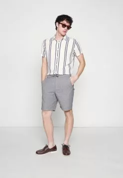 Selected Homme SLHCOMFORT NEWTON - Short - Black/oatmeal