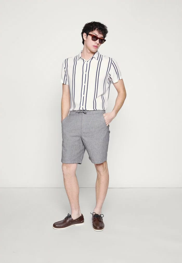 Selected Homme SLHCOMFORT NEWTON - Short - Black/oatmeal 1 Selected Homme SLHCOMFORT NEWTON - Short - Black/oatmeal