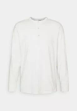 Selected Homme SLHBAKER SPLIT NECK TEE - T-shirt à Manches Longues - Egret 13 Selected Homme SLHBAKER SPLIT NECK TEE - T-shirt à Manches Longues - Egret -Selected Homme Soldes Boutique 4c1617f0a1de4581a06f44ab031c90e6