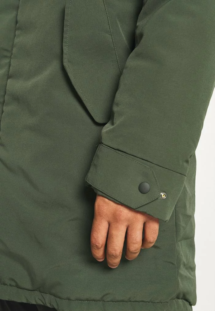 Selected Homme SLHSUST ICONICS FISHTAIL - Parka - Climbing Ivy 6 Selected Homme SLHSUST ICONICS FISHTAIL - Parka - Climbing Ivy – Image 6