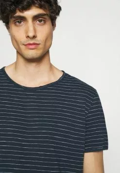 Selected Homme SLHMORGAN STRIPE O NECK TEE - T-shirt Basique - Dark Sapphire/egret -Selected Homme Soldes Boutique 5583463aa2e94fa4b6b77a946983fdae