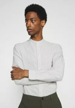 Selected Homme SLHSLIMMILTON STRIPES - Chemise Classique - Sky Blue 12 Selected Homme SLHSLIMMILTON STRIPES - Chemise Classique - Sky Blue -Selected Homme Soldes Boutique 55b4626f2b5048478fbc7514f2ba6f96