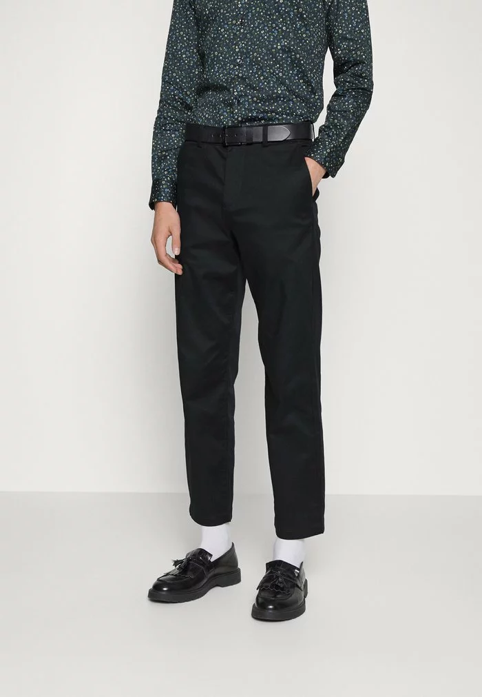 Selected Homme SLHLOOSE SALFORD FLEX PANTS - Chino - Dark Sapphire 1 Selected Homme SLHLOOSE SALFORD FLEX PANTS - Chino - Dark Sapphire