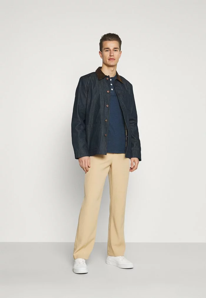 Selected Homme SLHDUKE SPLIT NECK TEE - T-shirt Basique - Insignia Blue 2 Selected Homme SLHDUKE SPLIT NECK TEE - T-shirt Basique - Insignia Blue – Image 2