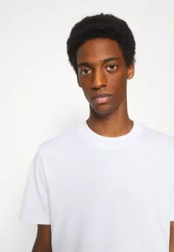 Selected Homme SLHRELAXCOLMAN O NECK - T-shirt Basique - Bright White 10 Selected Homme SLHRELAXCOLMAN O NECK - T-shirt Basique - Bright White -Selected Homme Soldes Boutique 5aa6d4578f884a649573c5eab8c219a7