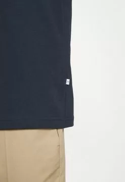 Selected Homme SLHNORMAN SS O-NECK S NOOS - T-shirt Basique - Navy Blazer -Selected Homme Soldes Boutique 5d173a44934d40ba857435c355c350b2