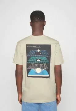 Selected Homme RELAXLANCE TEE - T-shirt Imprimé - Oatmeal 8 Selected Homme RELAXLANCE TEE - T-shirt Imprimé - Oatmeal -Selected Homme Soldes Boutique 5ec65e2a9e76424382761947a012f9ac