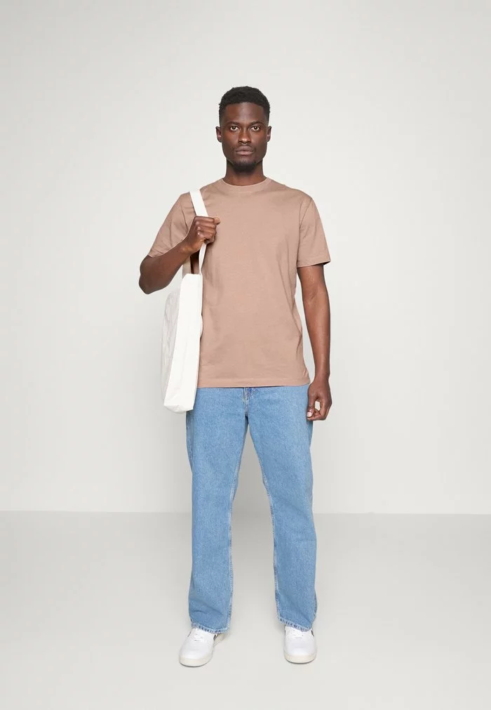 Selected Homme RELAXLANCE TEE - T-shirt Imprimé - Fawn 2 Selected Homme RELAXLANCE TEE - T-shirt Imprimé - Fawn – Image 2