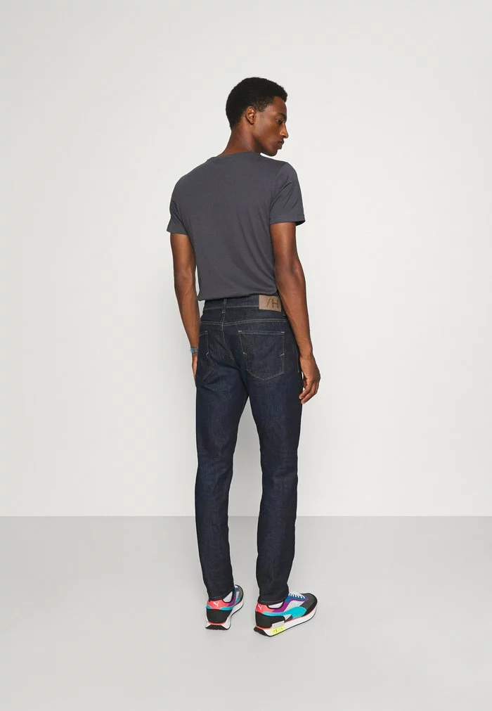 Selected Homme SLHSLIM LEON - Jean Droit - Dark Blue Denim 3 Selected Homme SLHSLIM LEON - Jean Droit - Dark Blue Denim – Image 3