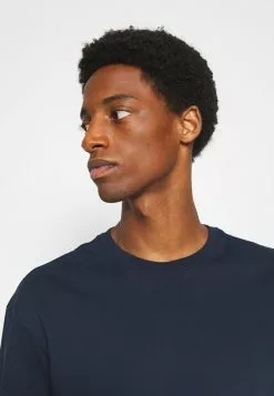 Selected Homme SLHLOOSEGILMAN O NECK TEE - T-shirt Basique - Navy Blazer -Selected Homme Soldes Boutique 7013c357ac684ed388dba0a8d0f37e62