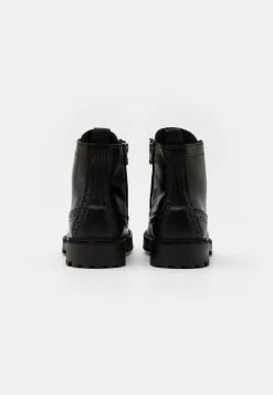 Selected Homme SLHRICKY BROGUE BOOT - Bottines à Lacets - Black 8 Selected Homme SLHRICKY BROGUE BOOT - Bottines à Lacets - Black -Selected Homme Soldes Boutique 72384e22aa184c26af961159d4103ec4