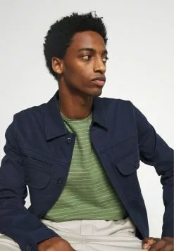 Selected Homme SLHJANGO JACKET - Veste Légère - Navy Blazer 13 Selected Homme SLHJANGO JACKET - Veste Légère - Navy Blazer -Selected Homme Soldes Boutique 7eb5f06154a245c4bf6bb87fd90ff013