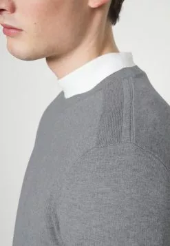 Selected Homme SLHBERG CREW NECK - Pullover - Medium Grey Melange -Selected Homme Soldes Boutique 810083c22b70444f9e75a29bfbdeba4d