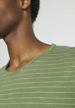 Selected Homme SLHMORGAN STRIPE O NECK TEE - T-shirt Basique - Vineyard Green/egret -Selected Homme Soldes Boutique 837b69acad594a7999733db7316c5326