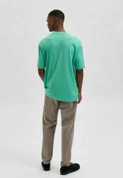 Selected Homme SLHLOOSEGUNTHER SS O-NECK - T-shirt Imprimé - Green Spruce -Selected Homme Soldes Boutique 8e41b4f0ab3b4a9381d319d65d1aaa9b