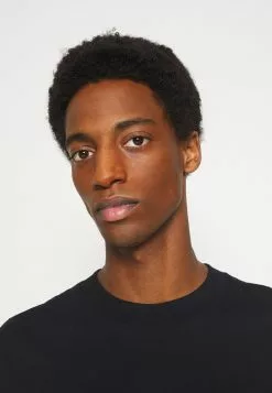 Selected Homme SLHRELAXCOLMAN O NECK - T-shirt Basique - Black 9 Selected Homme SLHRELAXCOLMAN O NECK - T-shirt Basique - Black -Selected Homme Soldes Boutique 8e8ec743b6e24e72b769e86f16d32b2a