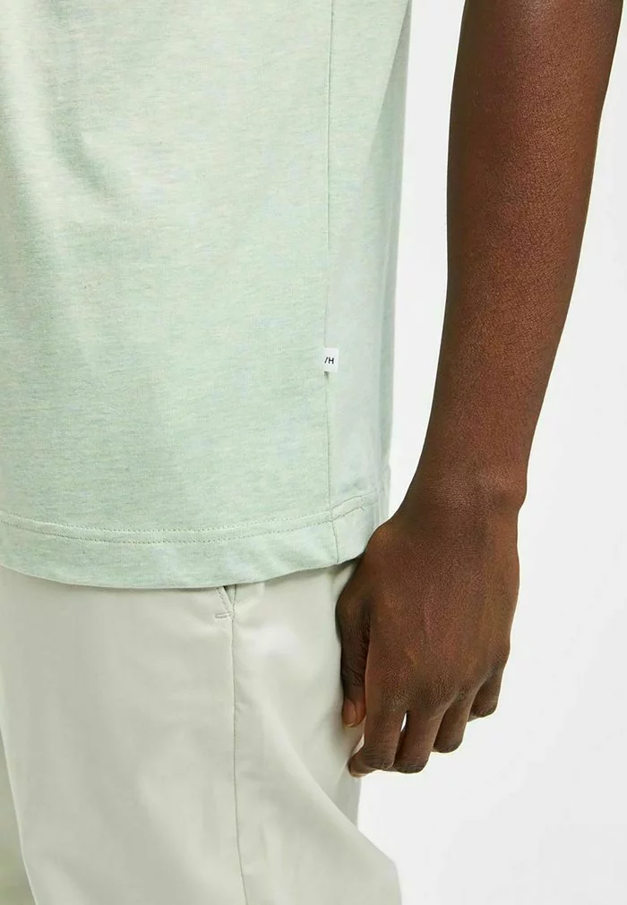 Selected Homme T-shirt Basique - Desert Sage 5 Selected Homme T-shirt Basique - Desert Sage – Image 5