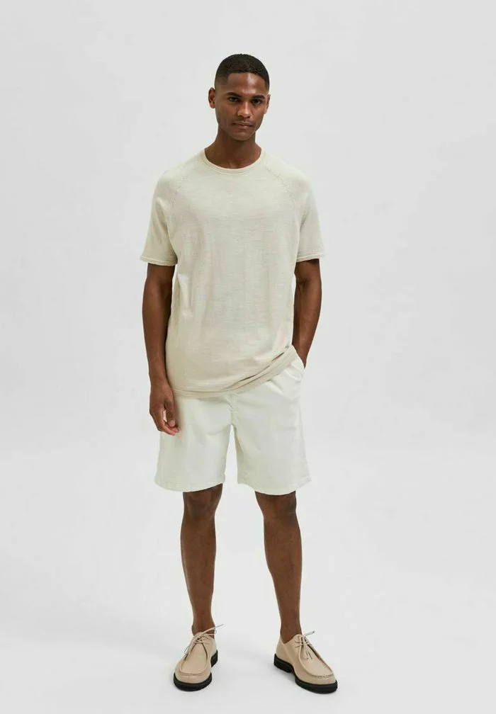 Selected Homme T-shirt Basique - Egret 2 Selected Homme T-shirt Basique - Egret – Image 2
