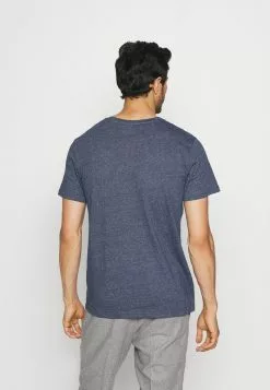 Selected Homme SLHDECKER O NECK TEE - T-shirt Basique - Dress Blues 8 Selected Homme SLHDECKER O NECK TEE - T-shirt Basique - Dress Blues -Selected Homme Soldes Boutique 9c8537f9e58b4d32a00977791c24dfef