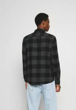 Selected Homme SLHREGBOX - Chemise - Black 8 Selected Homme SLHREGBOX - Chemise - Black -Selected Homme Soldes Boutique a39df1617e7344b6a18e93c2d61a1943